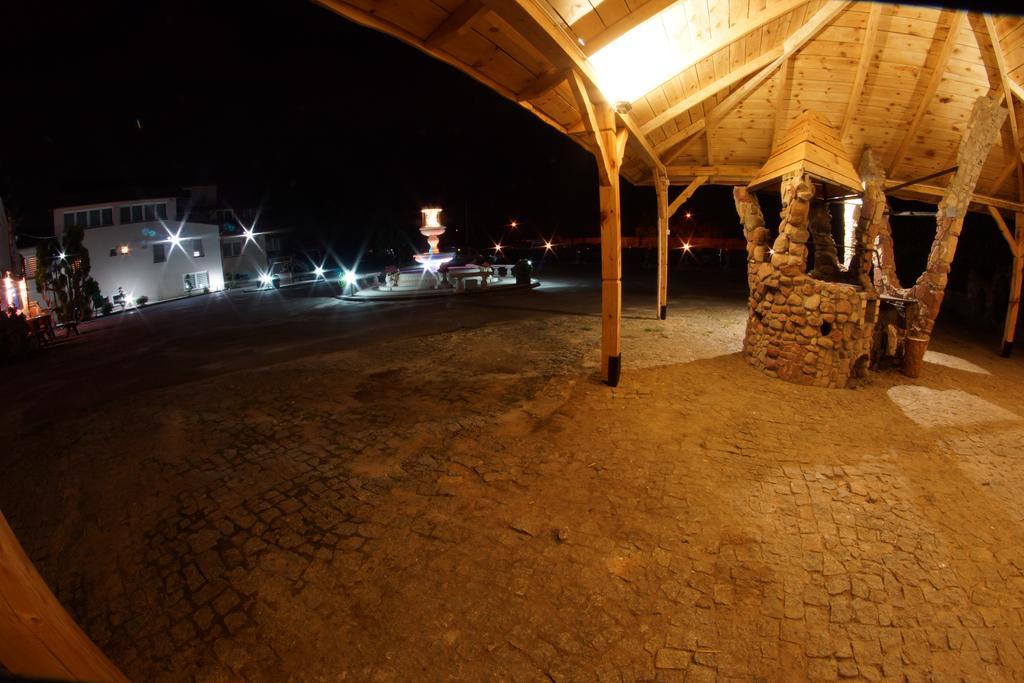 Willa Imperium Ostrowiec Swietokrzyski Exterior photo